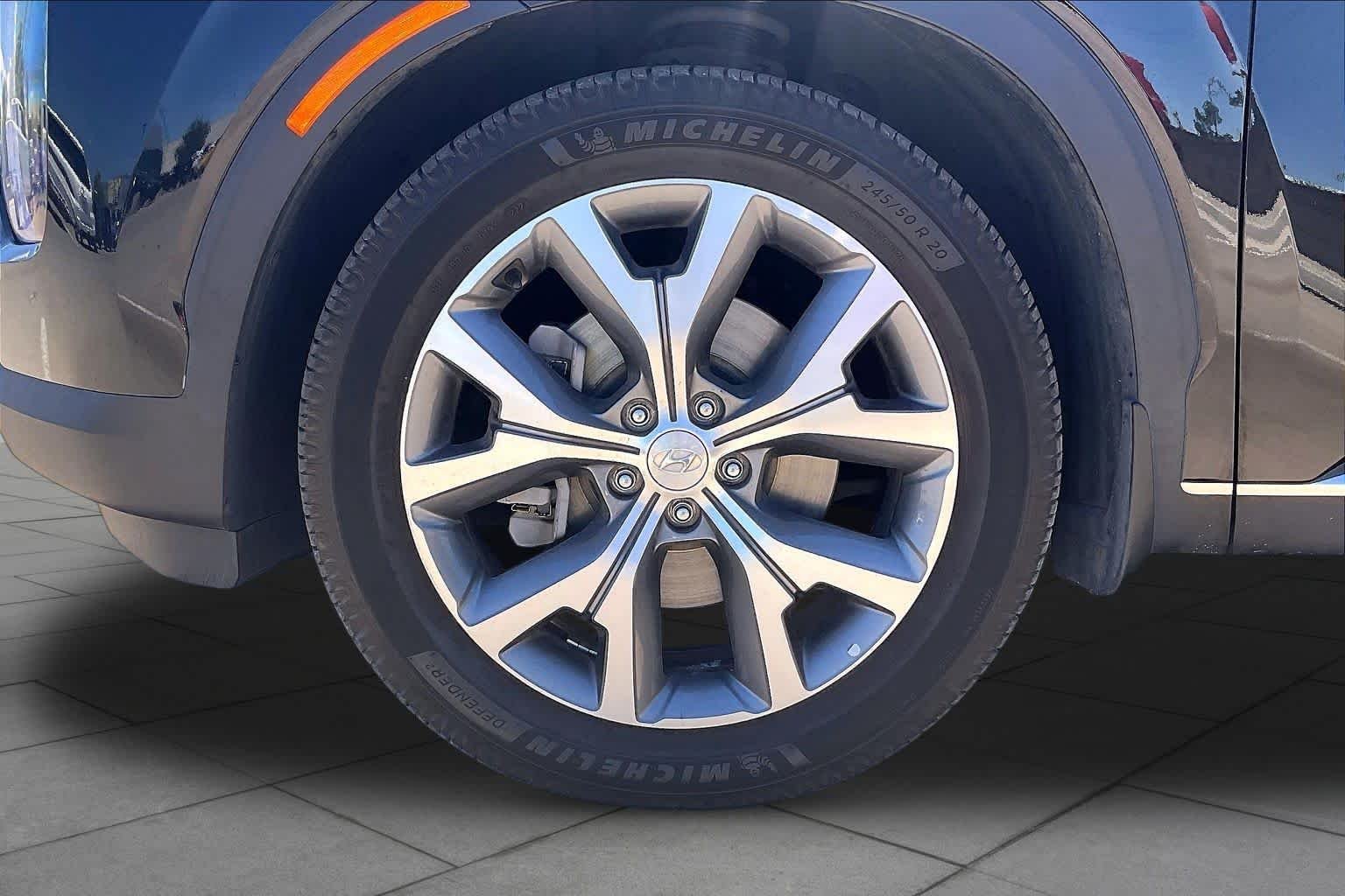 Used 2022 Abyss Black Pearl Hyundai SEL image 10