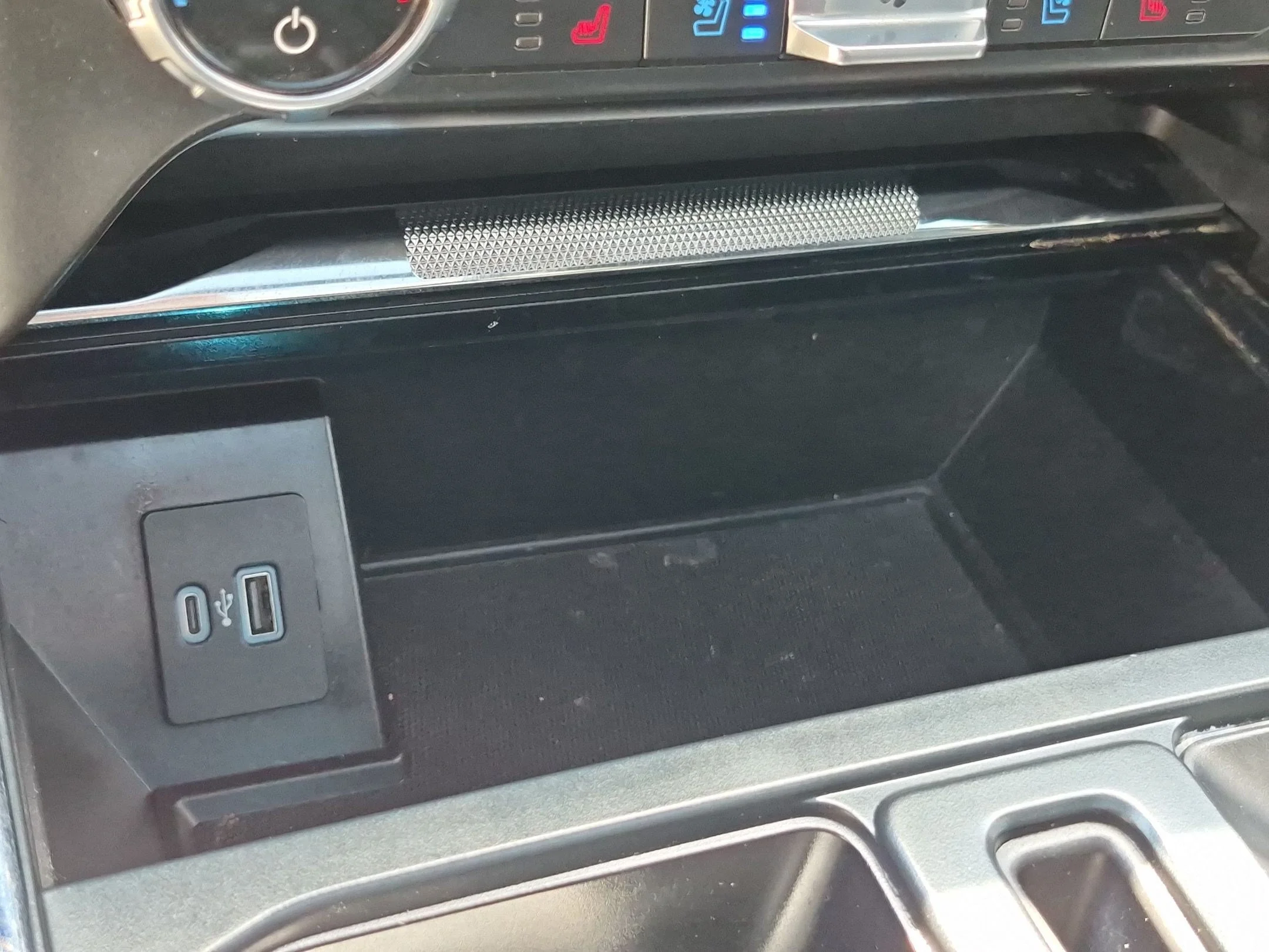 Used 2021 Silver Metallic Ford LARIAT image 23