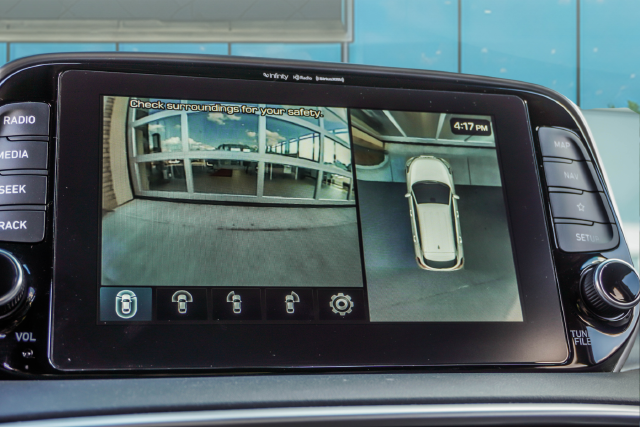 Used 2020 Silver Hyundai Ultimate image 25