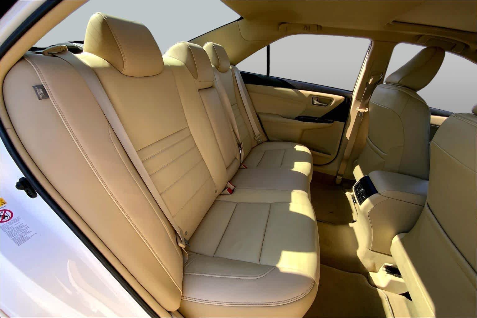 Used 2016 Super White Toyota XLE image 19