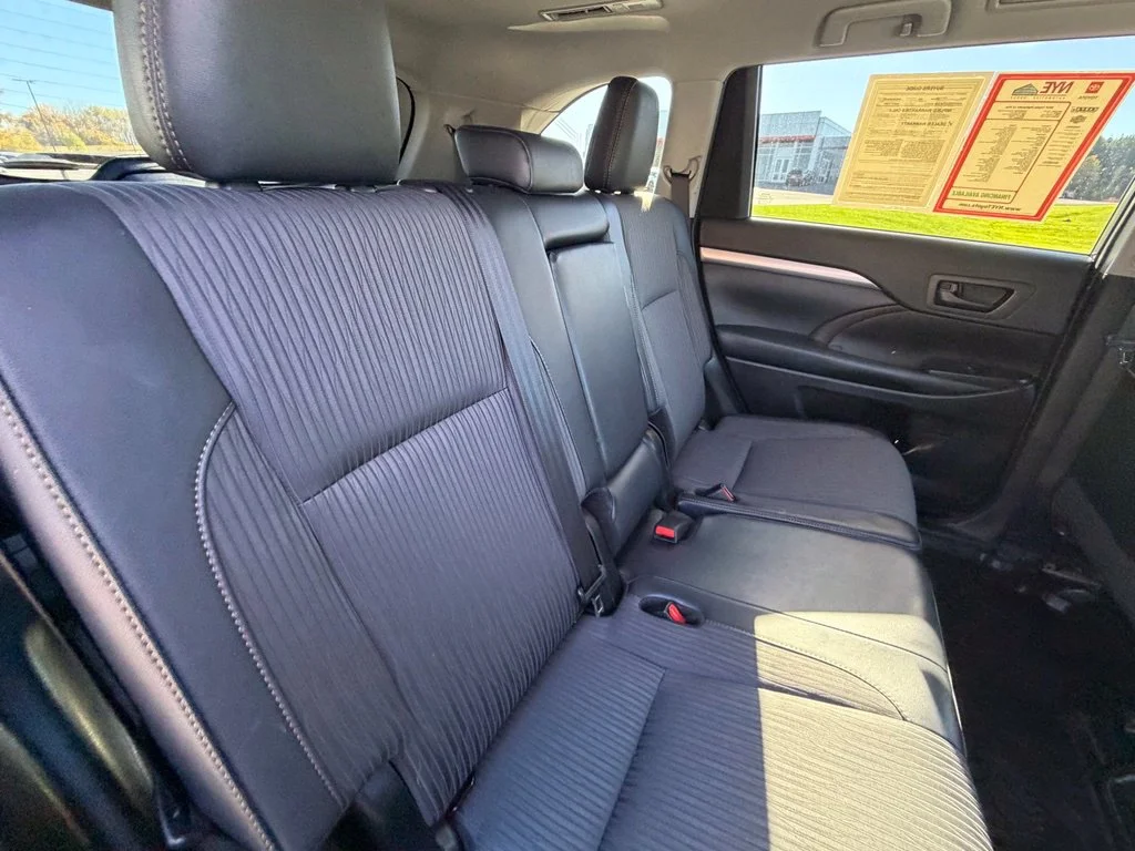 Used 2019 Blue Toyota LE Plus image 40