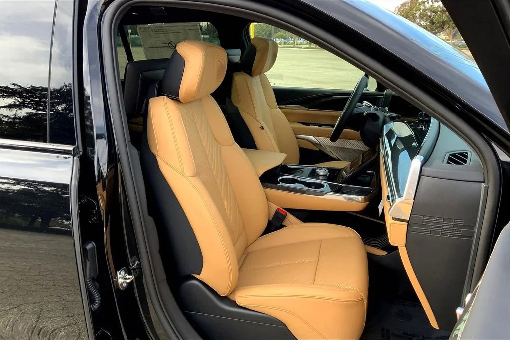 2025 Cadillac Escalade IQ Luxury 2 - Photo 35