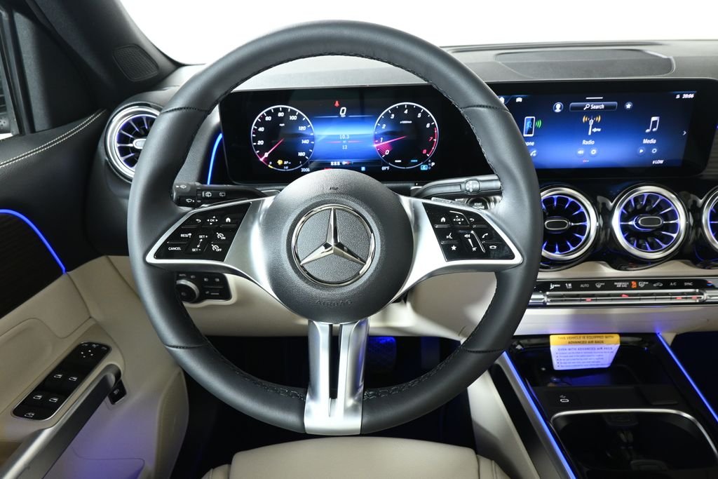Used 2026 Night Black Mercedes-Benz GLB 250 image 17