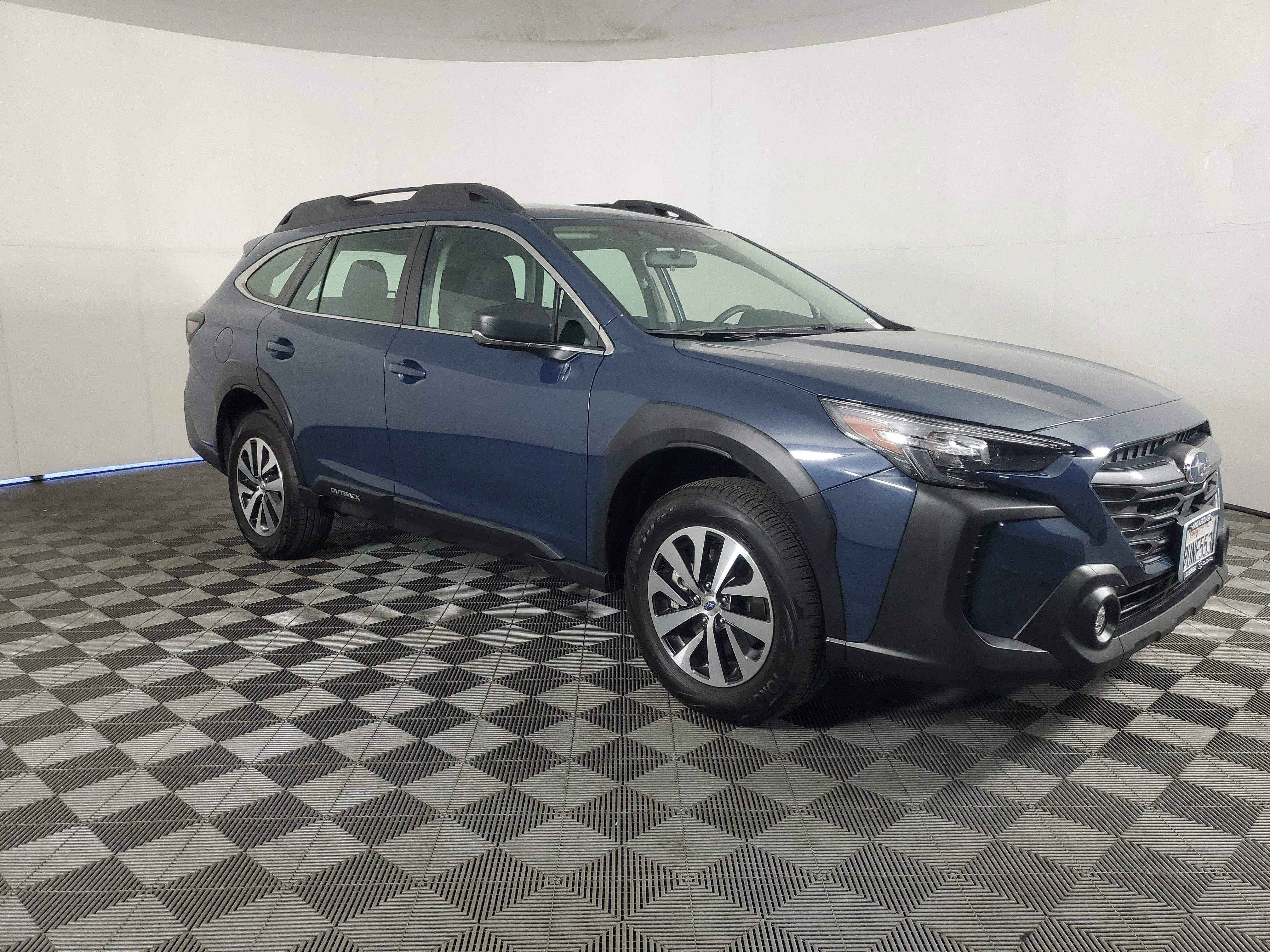 Used 2025 Cosmic Blue Pearl Subaru 2.5i image 2