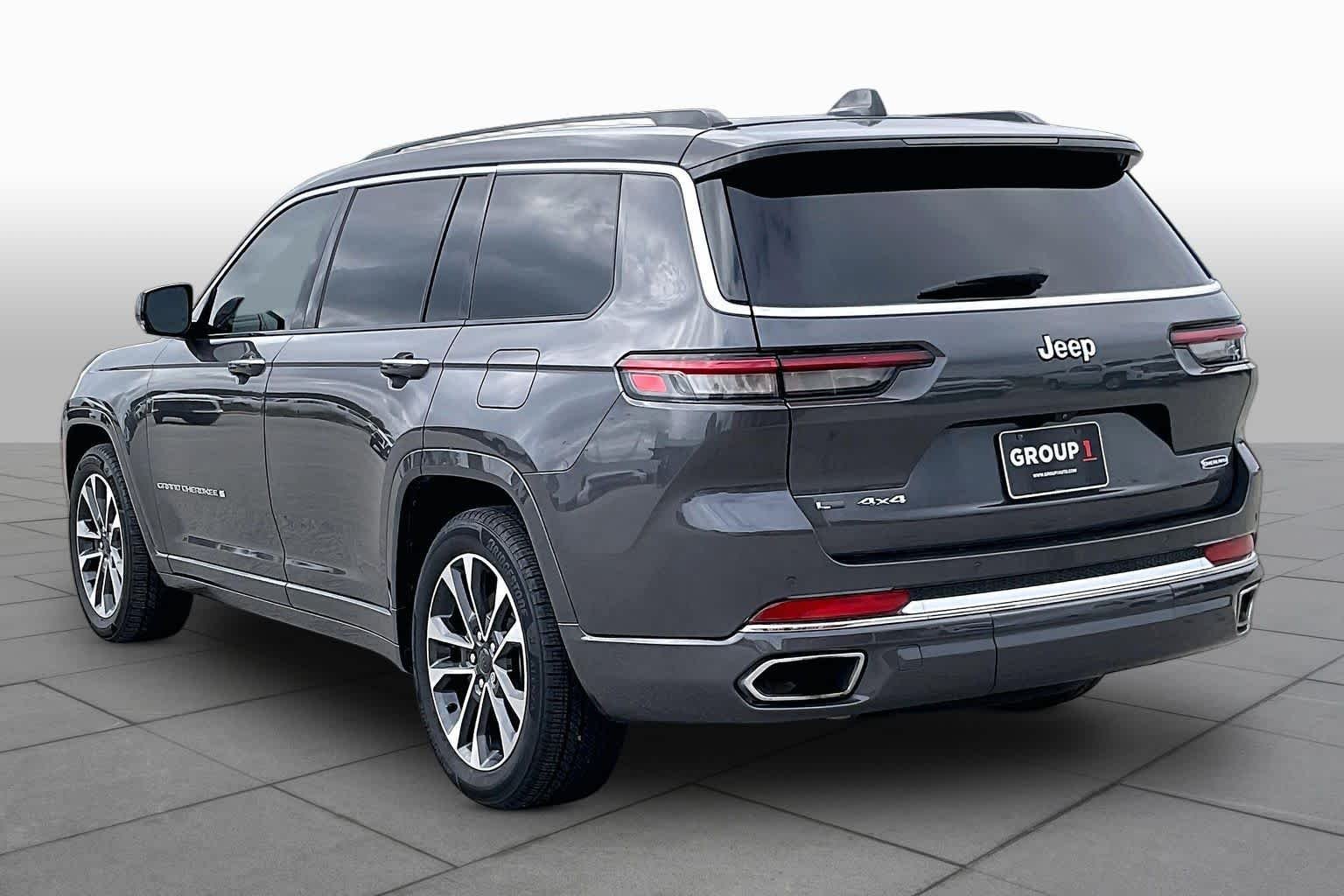 Used 2023 Baltic Gray Metallic Clearcoat Jeep Overland image 12