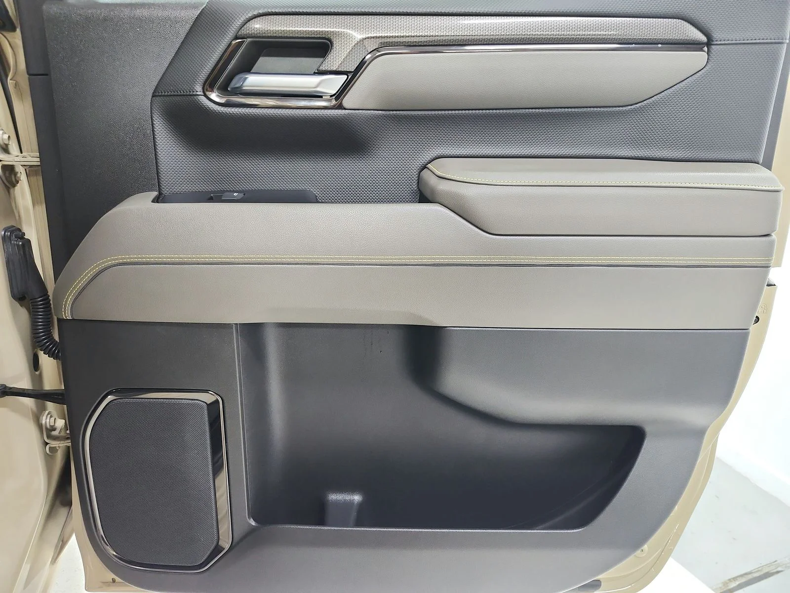 Used 2023  Chevrolet ZR2 image 49