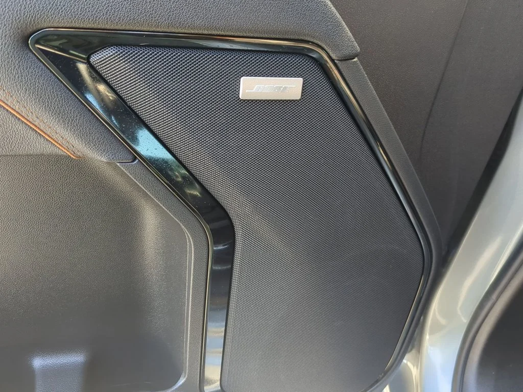 Used 2025 Sterling Metallic GMC AT4 image 13