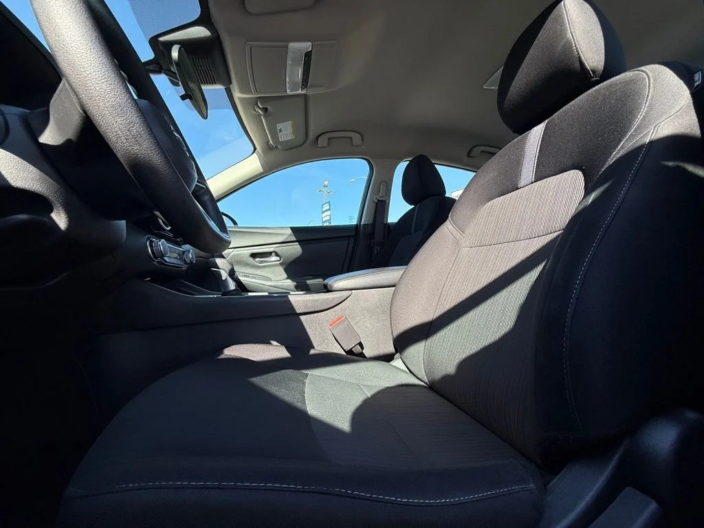 Used 2024  Nissan SV image 27