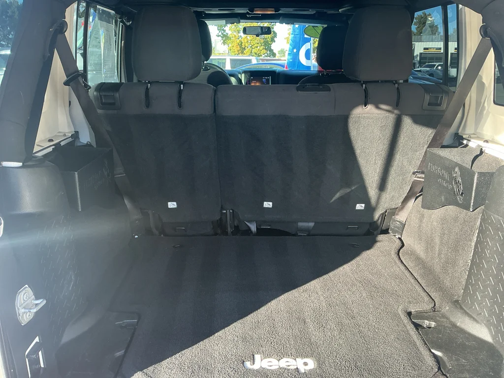 Used 2017 Bright White Clearcoat Jeep Sport image 14