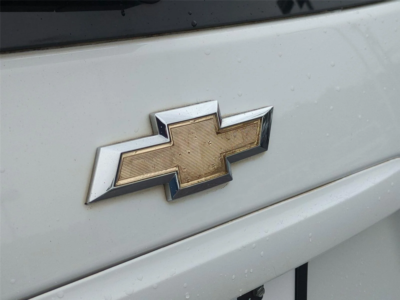 Used 2016 Summit White Chevrolet LS image 34