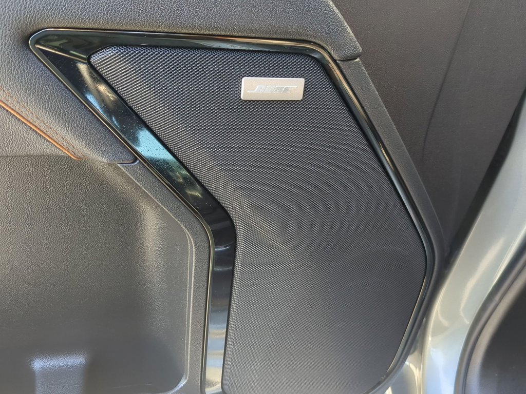 Used 2025 Sterling Metallic GMC AT4 image 13