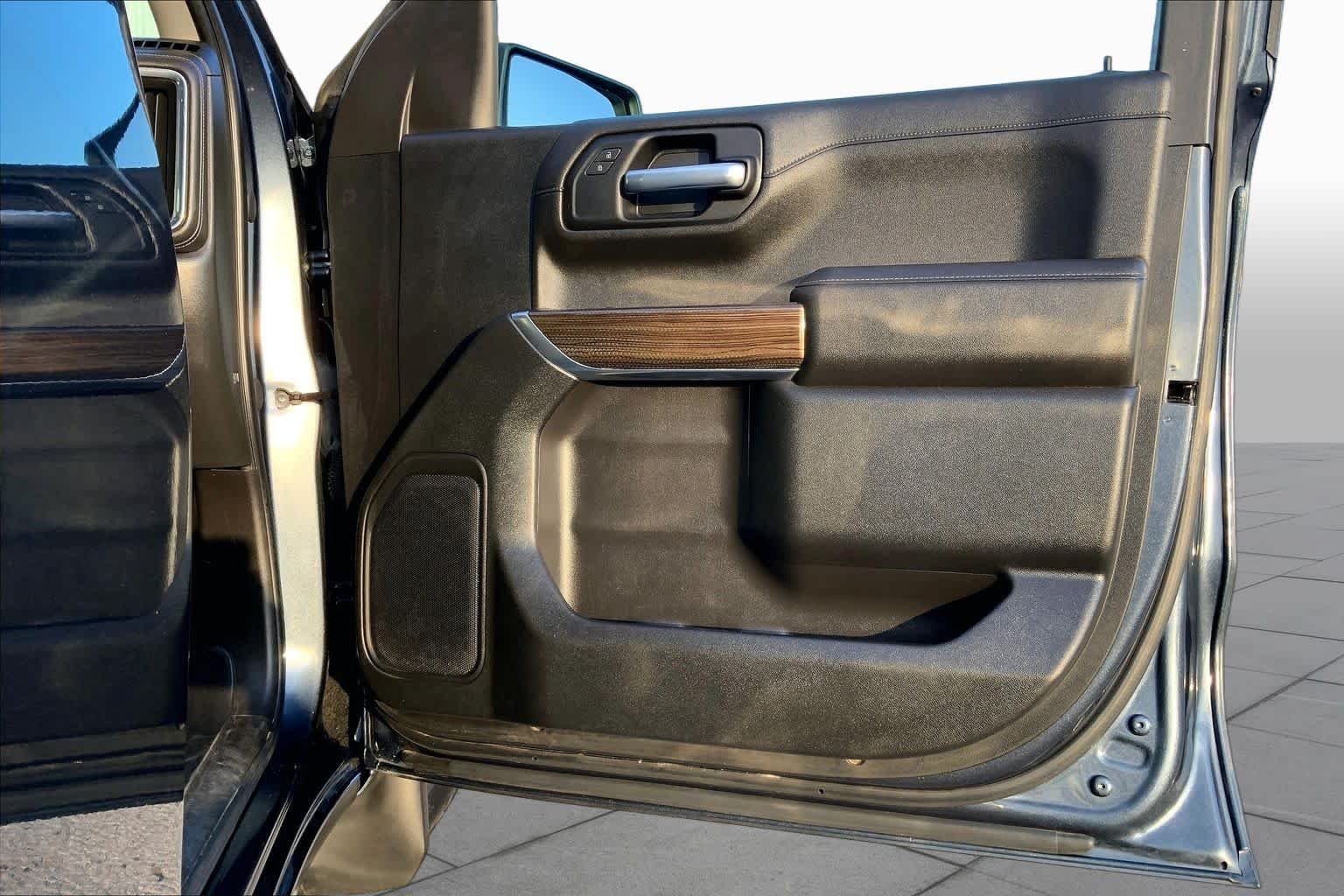 Used 2021 Shadow Gray Metallic Chevrolet LT image 23