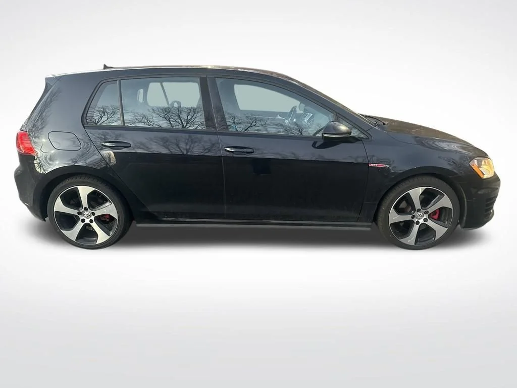 Used 2017 Black Volkswagen S image 9