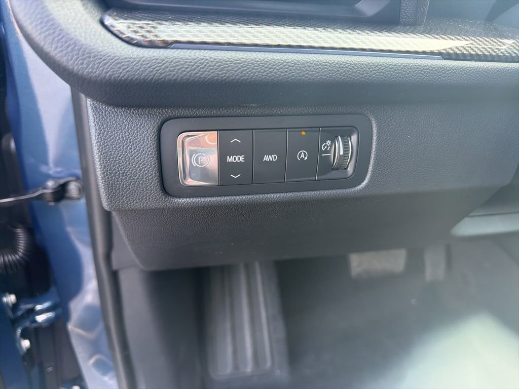 New 2026 Lakeshore Blue Metallic Chevrolet High Country image 17