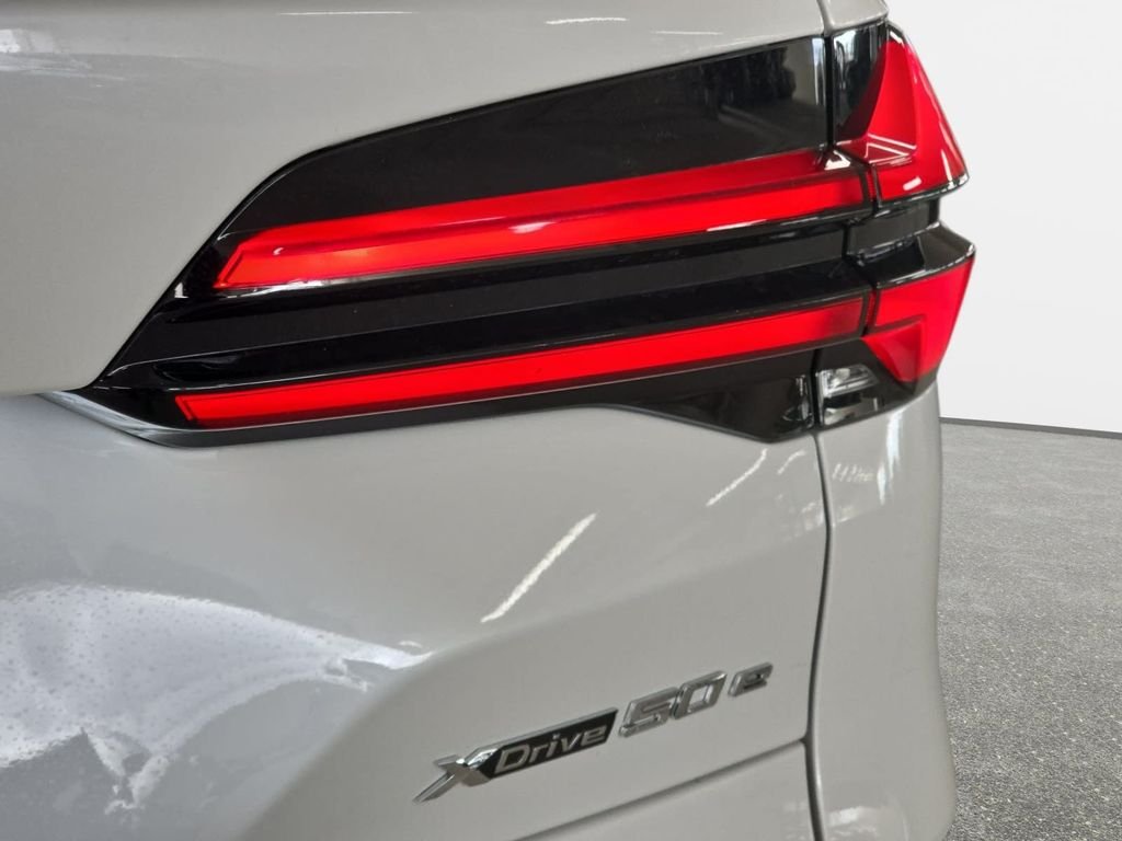 New 2026 Mineral White Metallic BMW xDrive50e image 20
