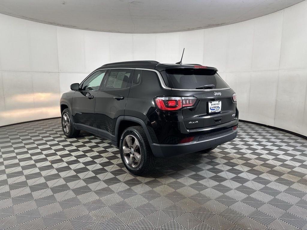 Used 2019  Jeep  image 5