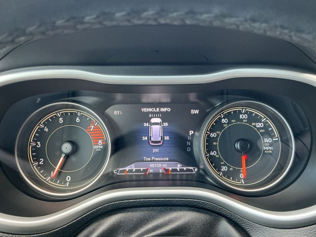 Used 2018 White Jeep Trailhawk image 13