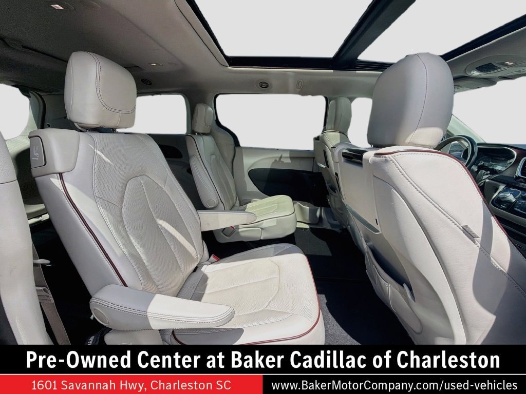 Used 2018 White Chrysler Limited image 29