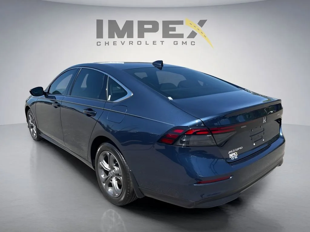 Used 2024  Honda EX image 3