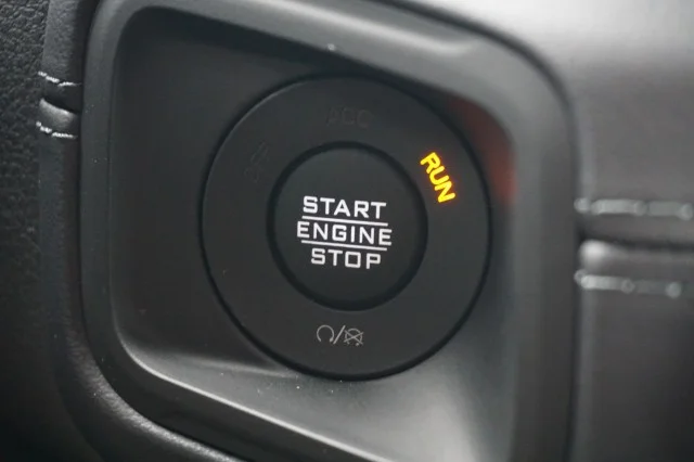 Used 2025 WHITE Jeep Mojave image 29
