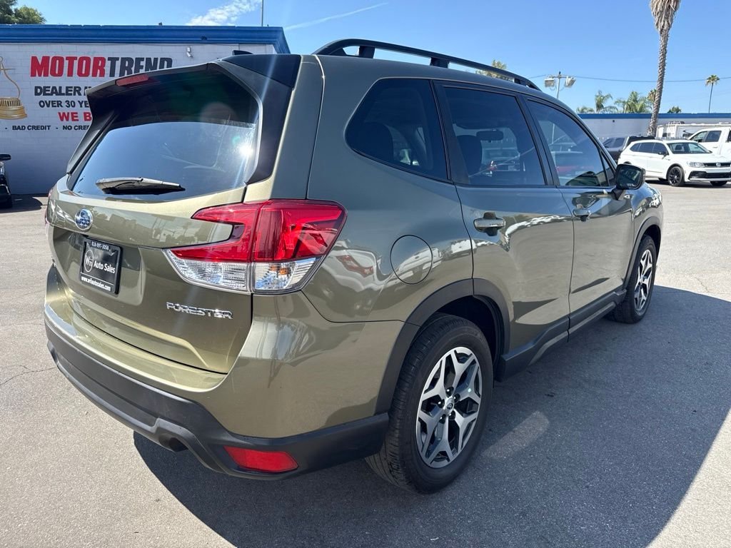 Used 2024 Brown Subaru Premium image 5