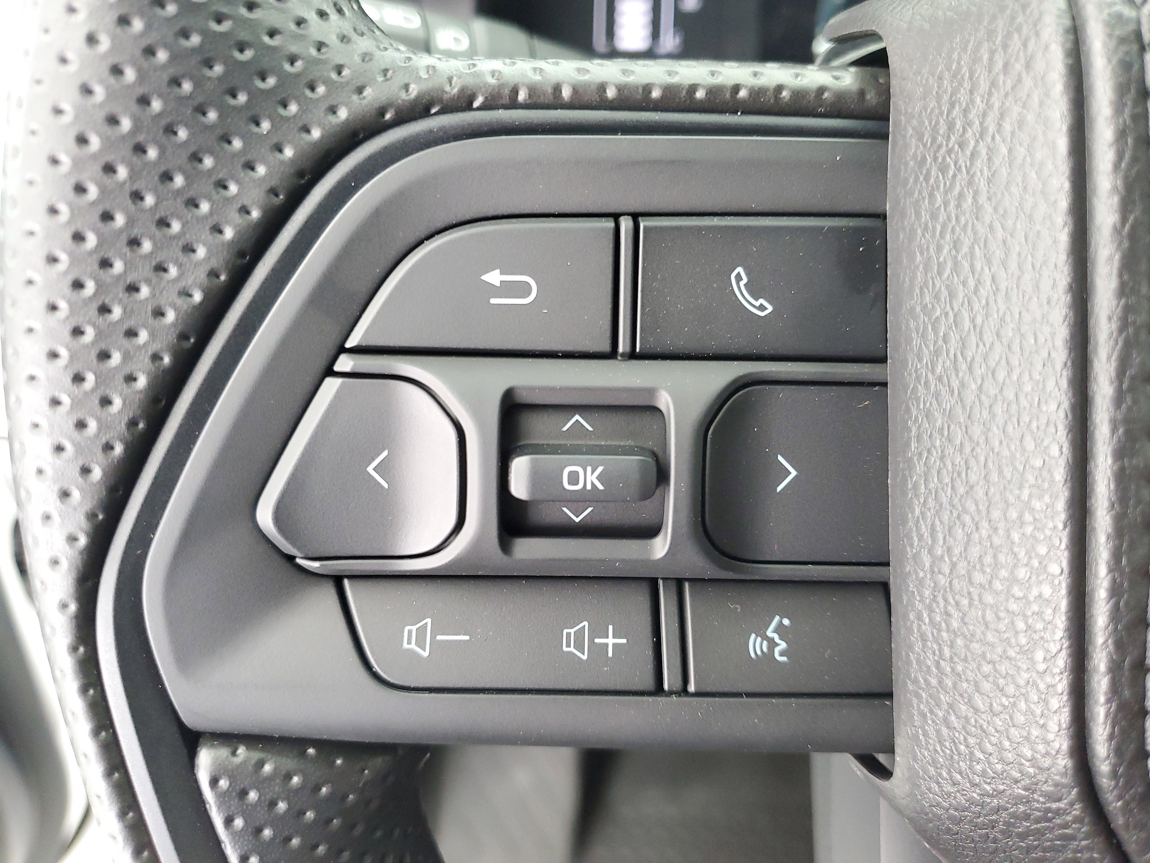 2026 Toyota Tacoma SR5 - Photo 24