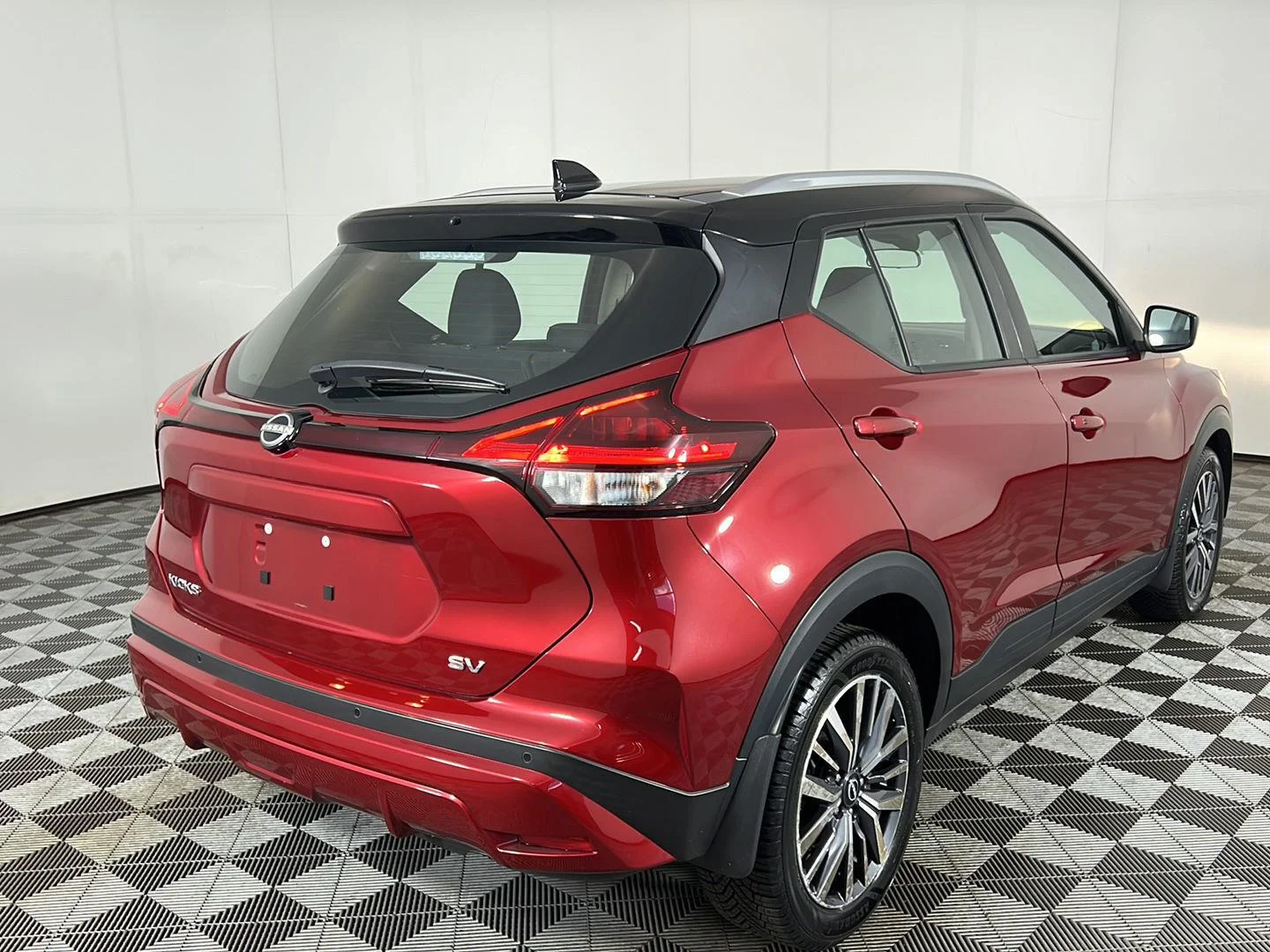 Used 2023 Scarlet Ember Tintcoat/Super Black Nissan SV image 5