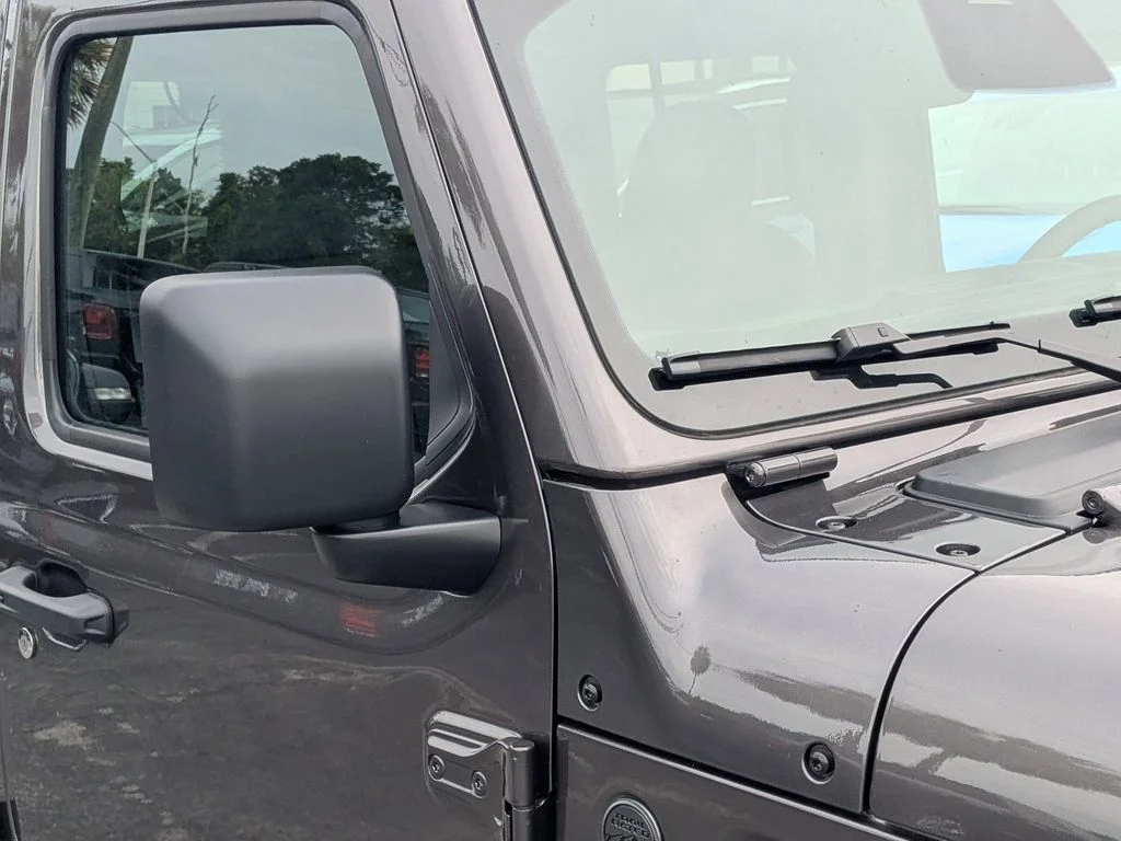 New 2026 Granite Crystal Metallic Clear-Coat Exterior Paint Jeep Sport S image 9