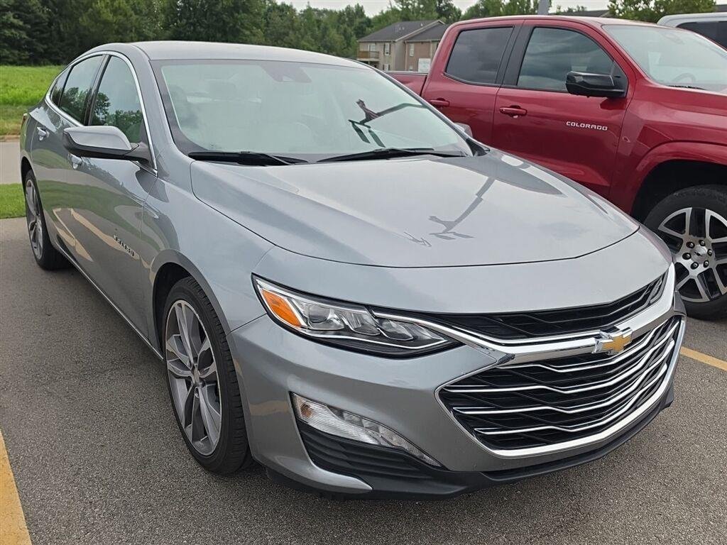 Used 2024 Sterling Gray Metallic Chevrolet LT image 2