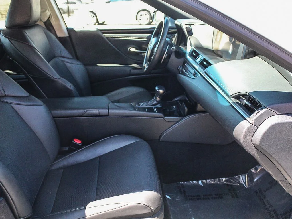 Used 2020 White Lexus 350 image 18