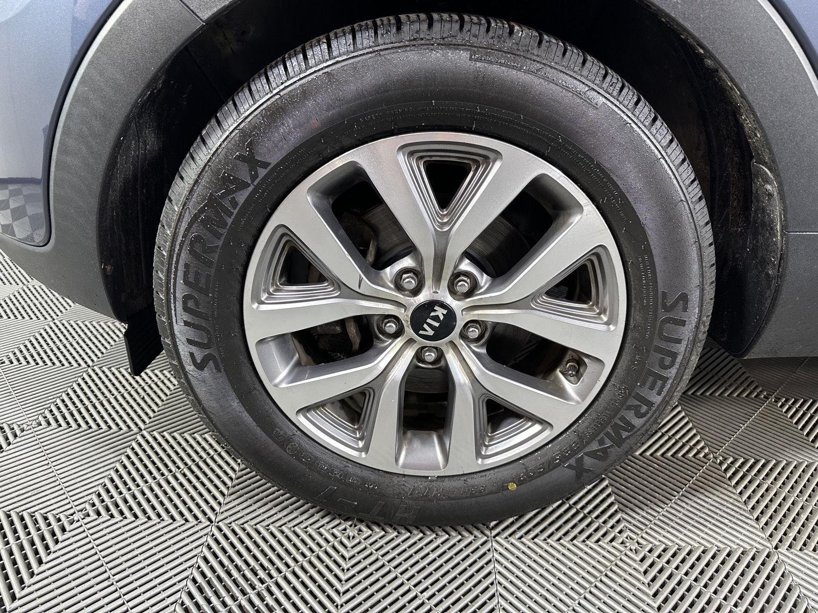 Used 2016 Twilight Blue Kia LX image 23