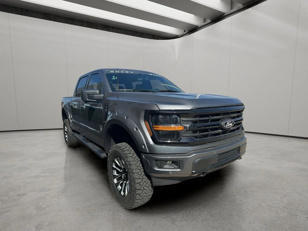 New 2026 Carbonized Gray Metallic Ford XLT image 7