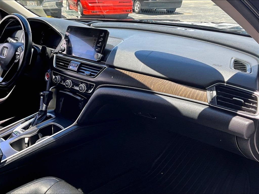 Used 2018 Black Honda Touring image 21