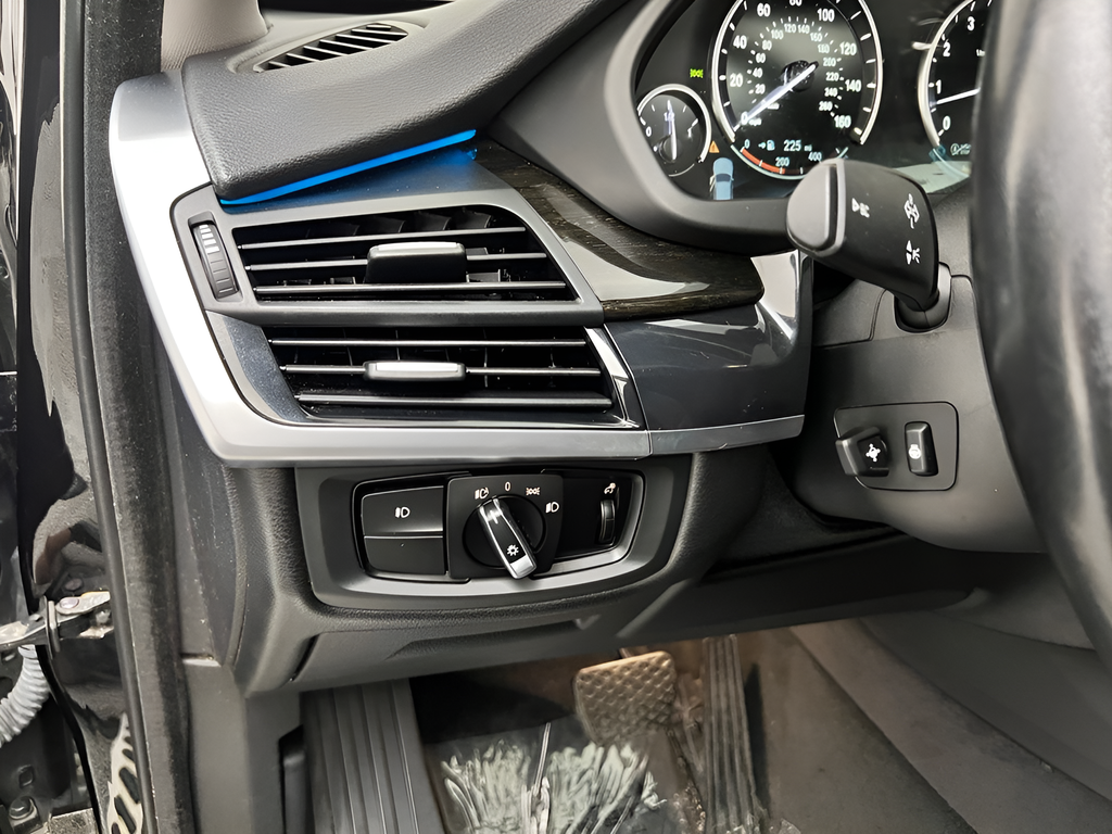 Used 2015 Black Sapphire Metallic BMW xDrive35i image 9