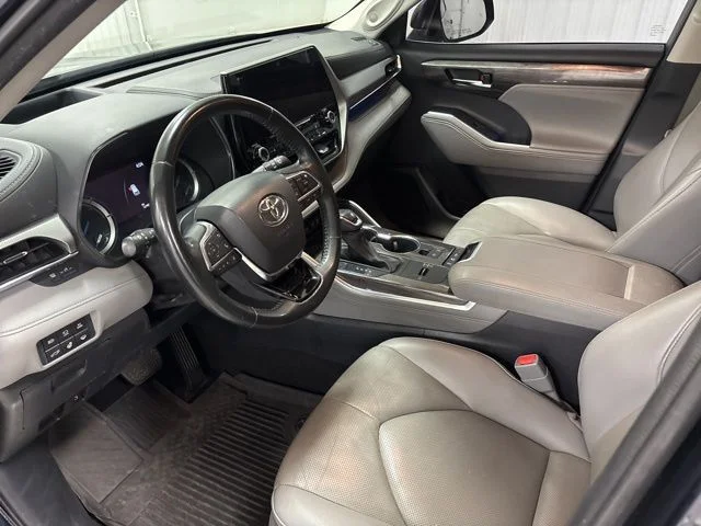 Used 2021 Gray Toyota Platinum image 8