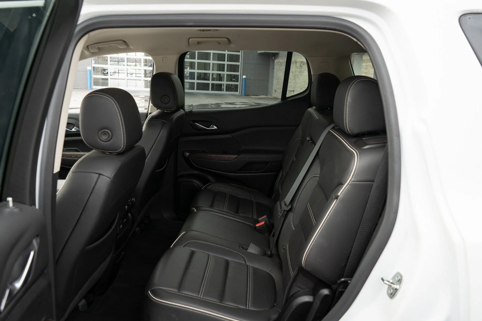 Used 2023 White GMC Denali image 18