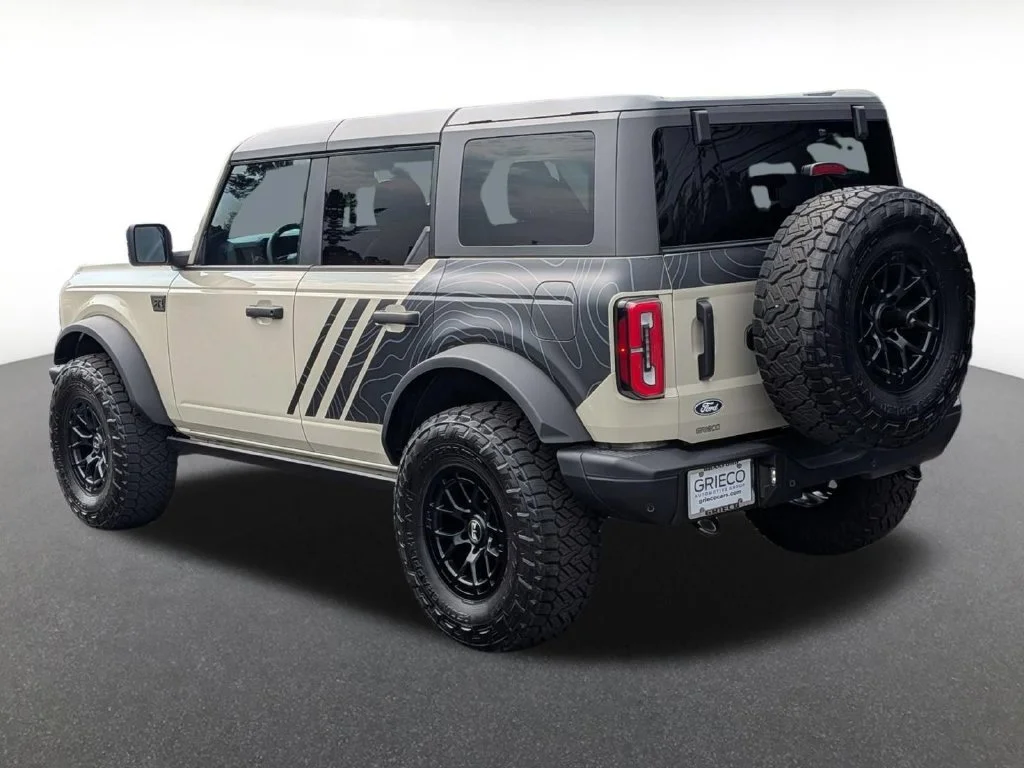 New 2026 Desert Sand Ford Badlands® image 5