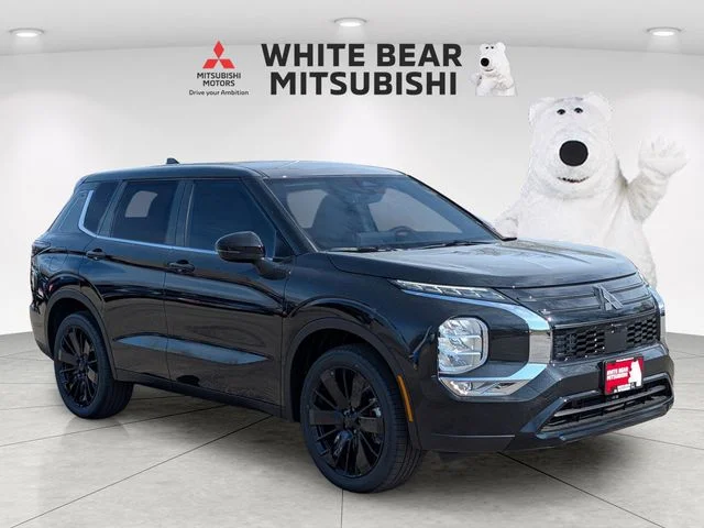 2026 Mitsubishi Outlander LE FWD's photo