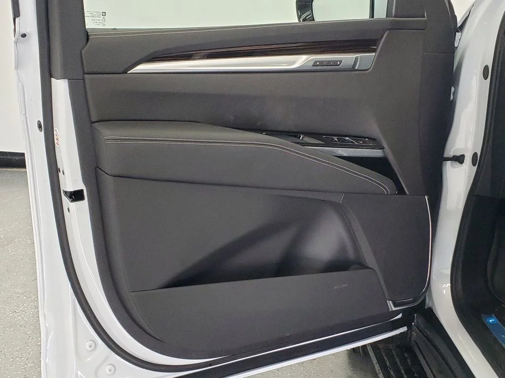 2026 Cadillac Escalade Luxury - Photo 9