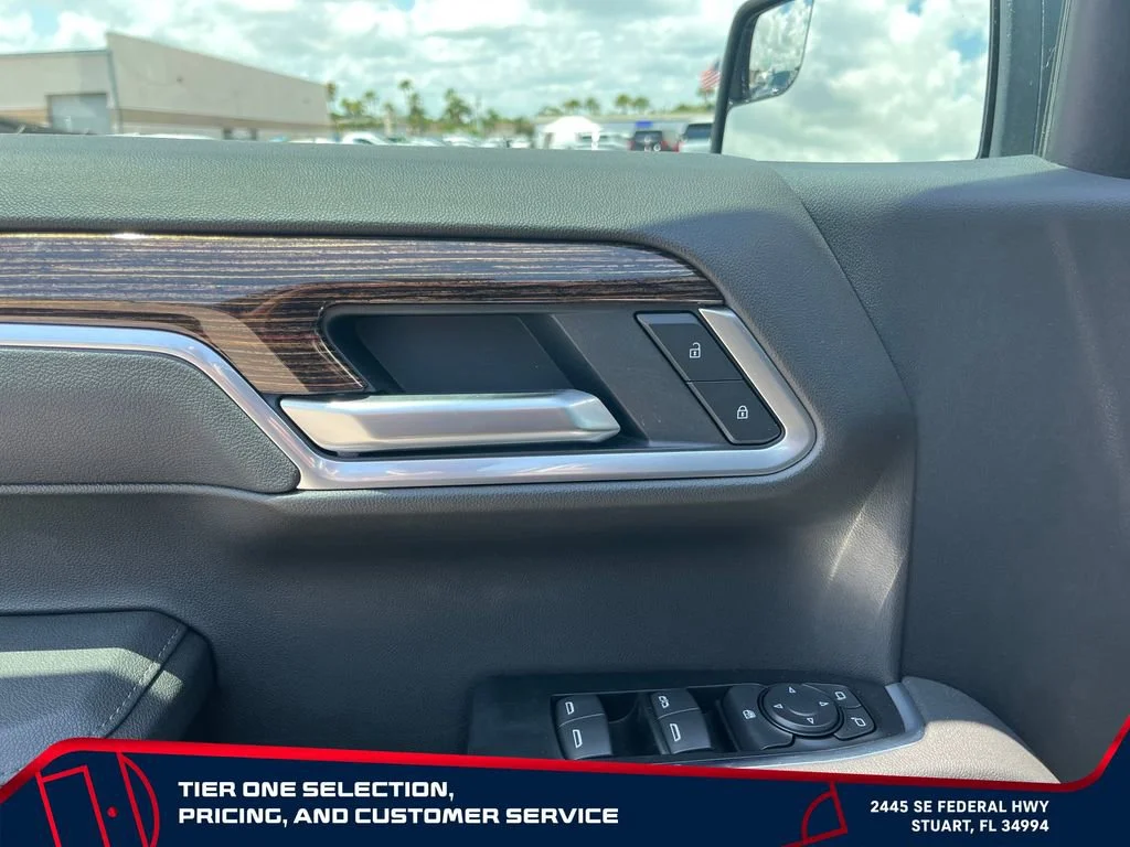 New 2026 Sterling Metallic GMC Elevation image 22