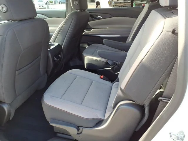 Used 2025 Summit White Chevrolet LT image 10
