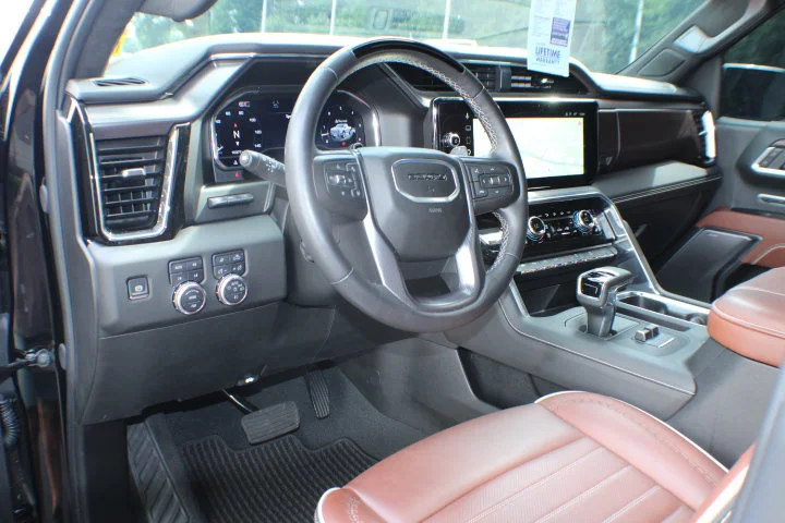 Certified Used 2025 Onyx Black GMC Denali Ultimate image 9