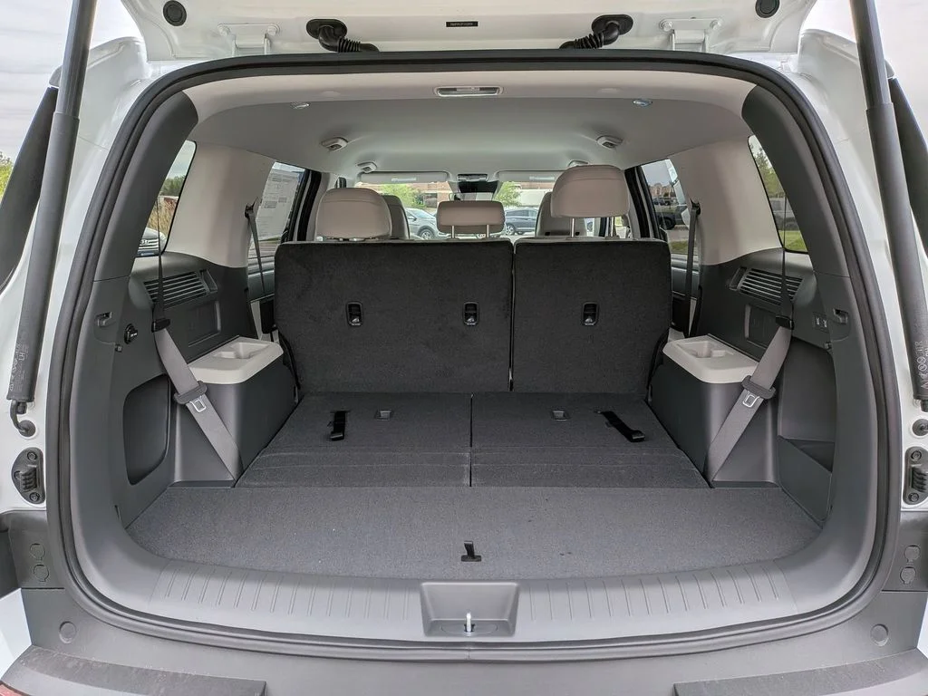 New 2026 White Hyundai SE image 27