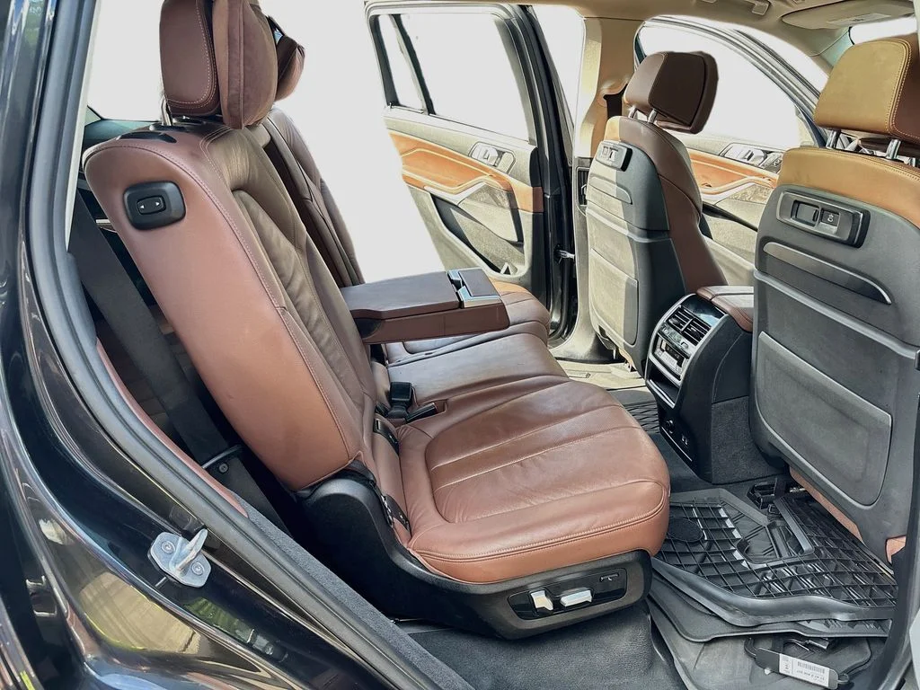 Used 2019 Dark Graphite BMW xDrive40i image 30