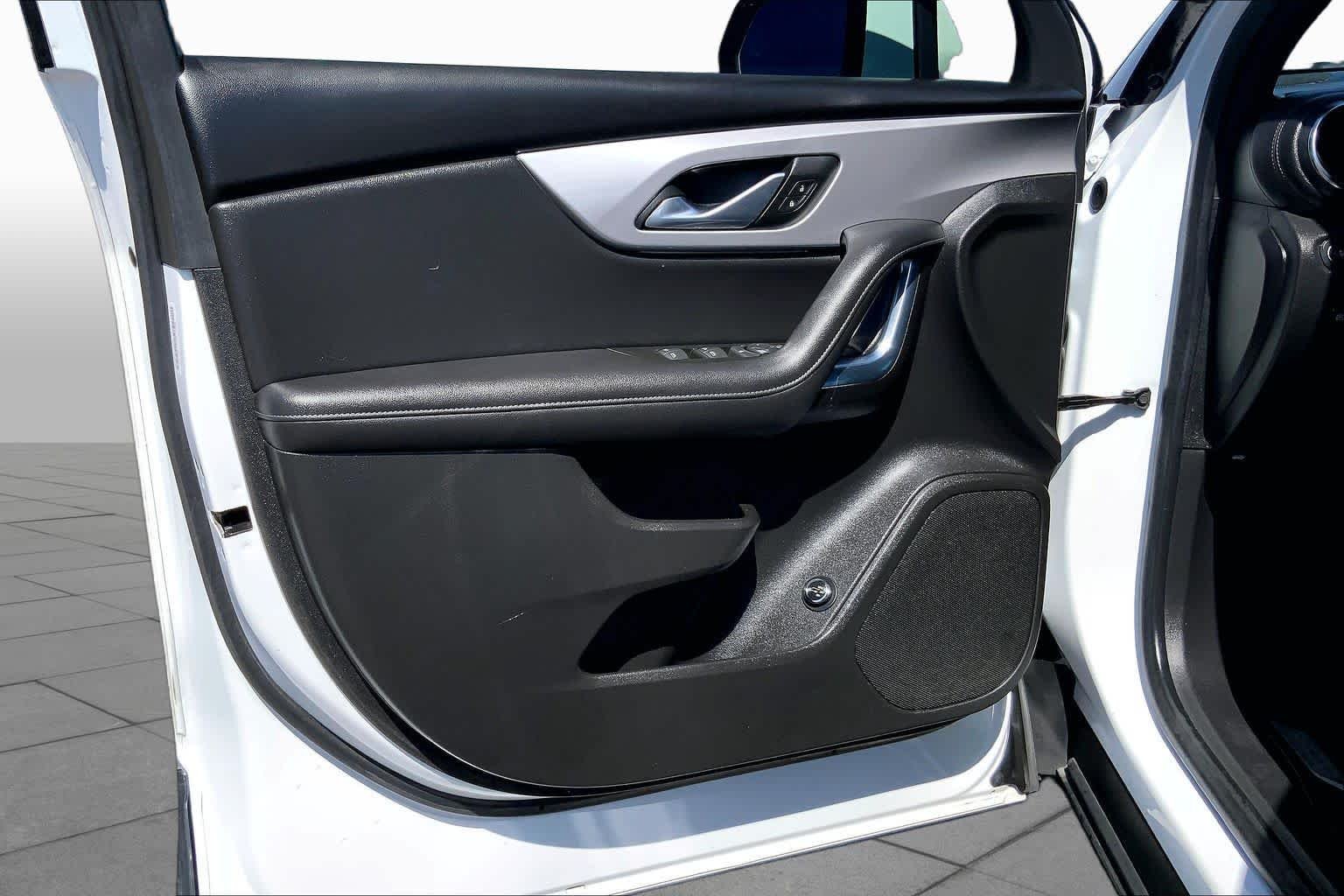 Used 2022 Summit White Chevrolet LT image 22