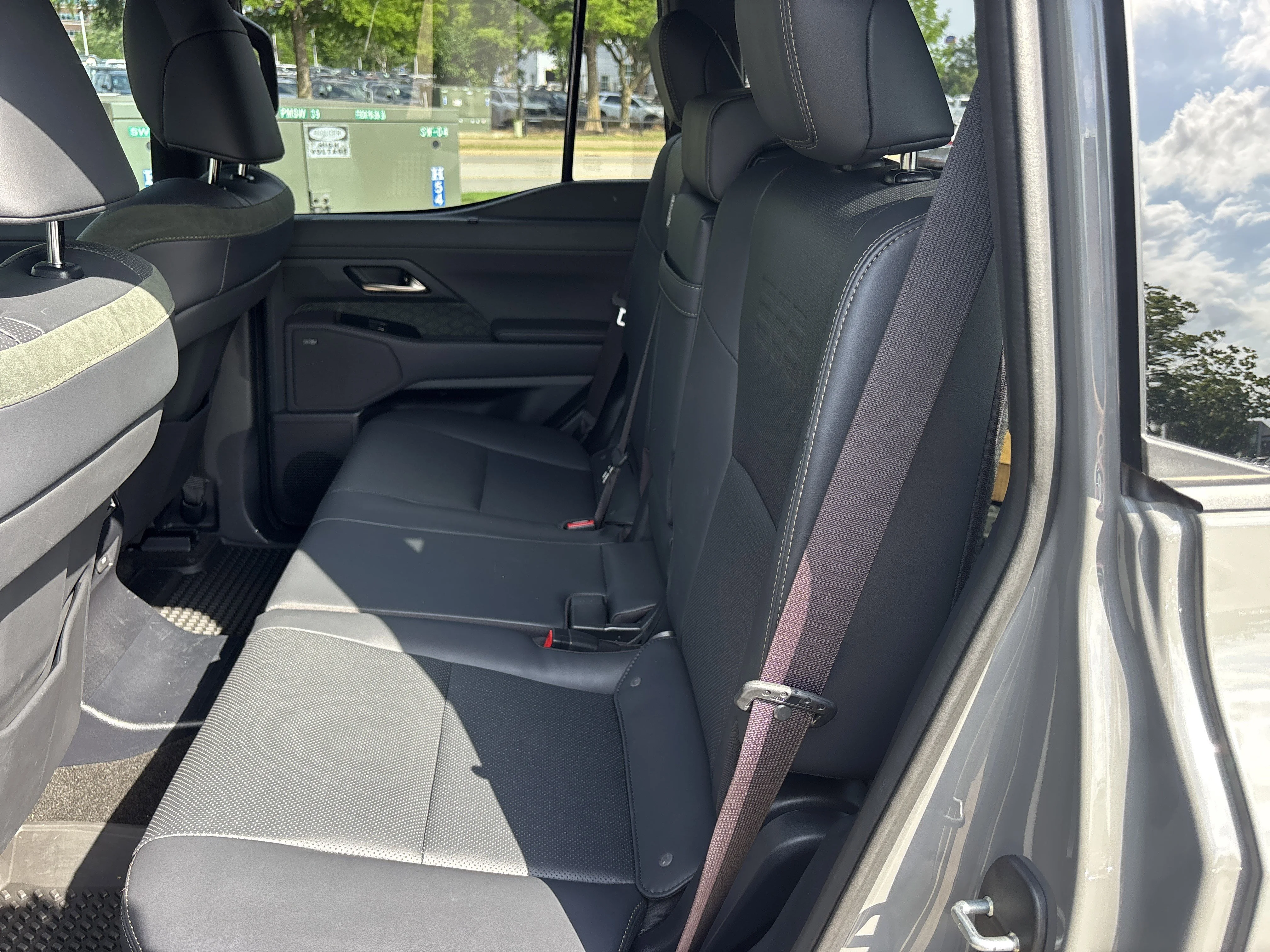Used 2024 Incognito Lexus GX 550 Overtrail+ 4WD image 17