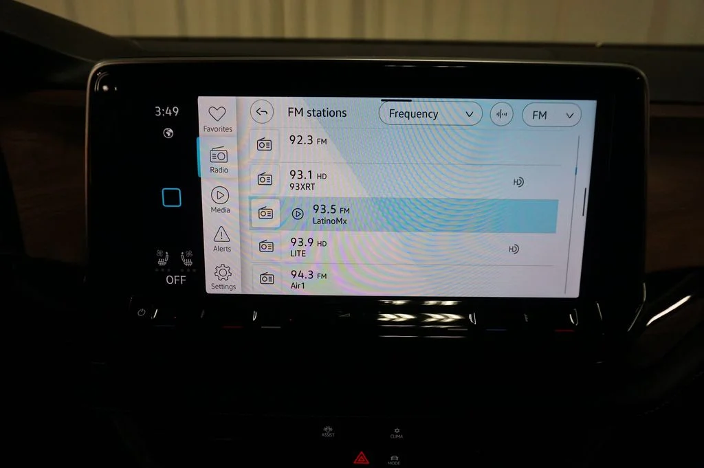 New 2026 Opal White Volkswagen SE image 16