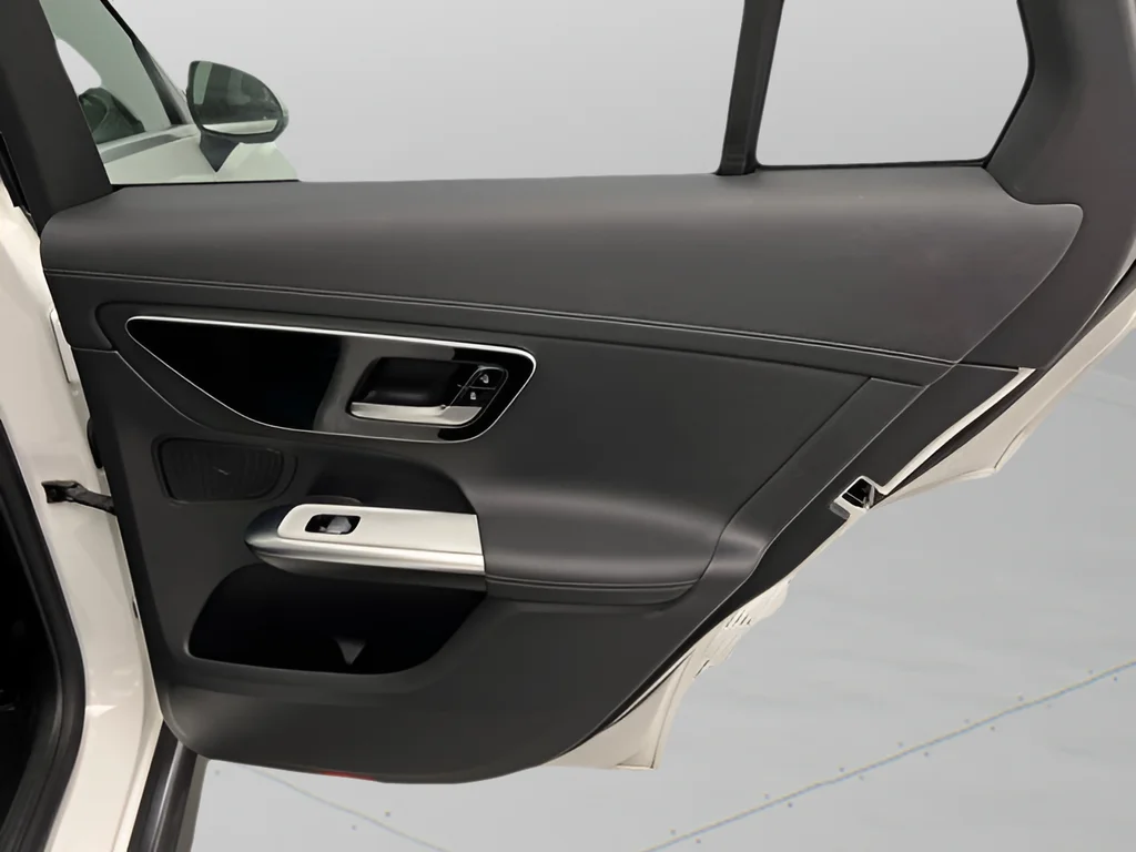 2024 Mercedes-Benz GLC GLC 300 - Photo 12