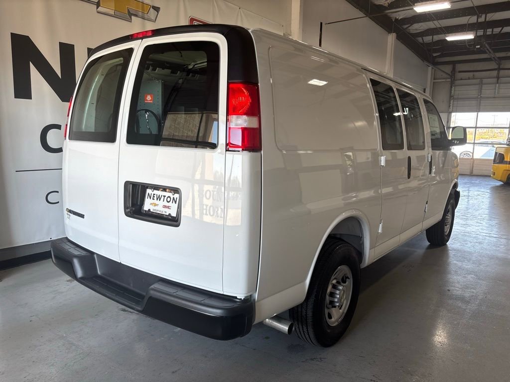 2025 Chevrolet Express Cargo Work Van - Photo 9