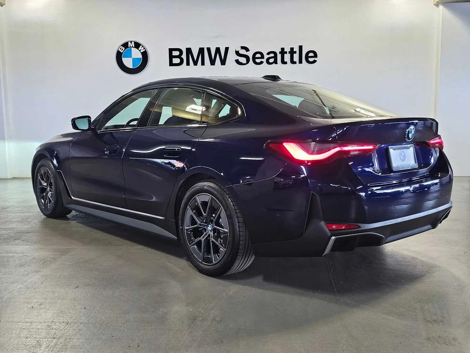 Certified Used 2023 Tanzanite Blue II Metallic BMW eDrive40 image 4